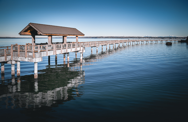 Boardwalk over the bay